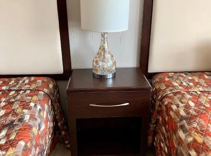 Cabana Motel 2*
